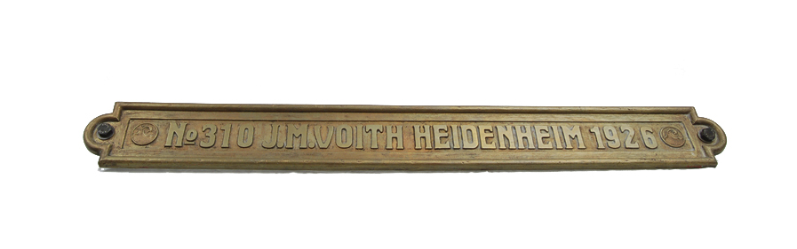 Metallinen kyltti jossa teksti No 310 J.M.Voith Heidenheim